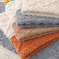 🛋️ 50% de réduction! 🧵 Housse de Canapé en Polaire Antidérapante – Confort Douillet, Lavable & Protection Parfaite 🏠