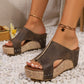 Sandales compensées pour femmes avec détails cloutés