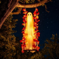 Fantôme d'Halloween suspendu à une balançoire avec télécommande LED et feuilles d'érable