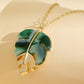 Collier pendentif feuille – Style léger et parfait pour les vacances